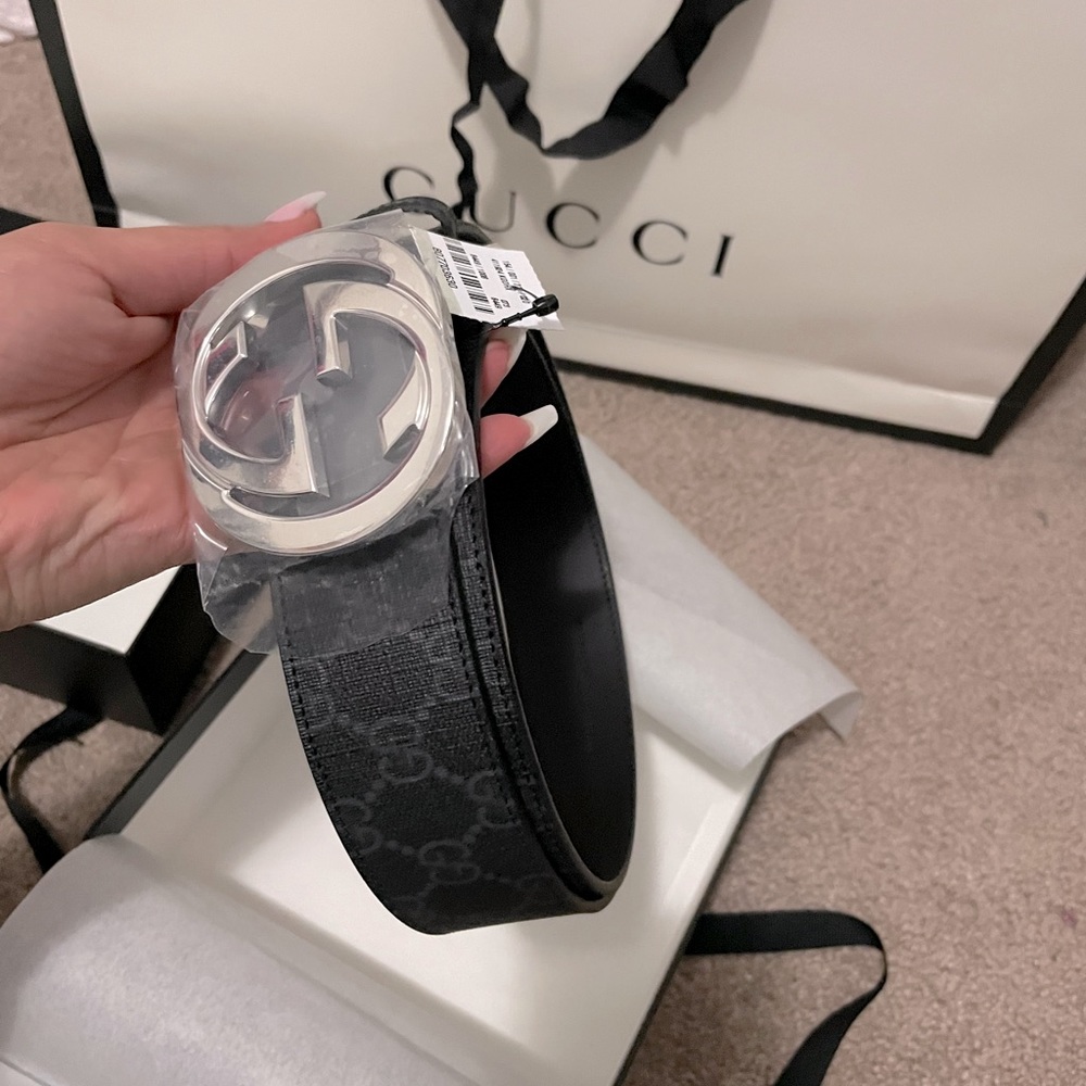 Men’s Gucci supreme belt